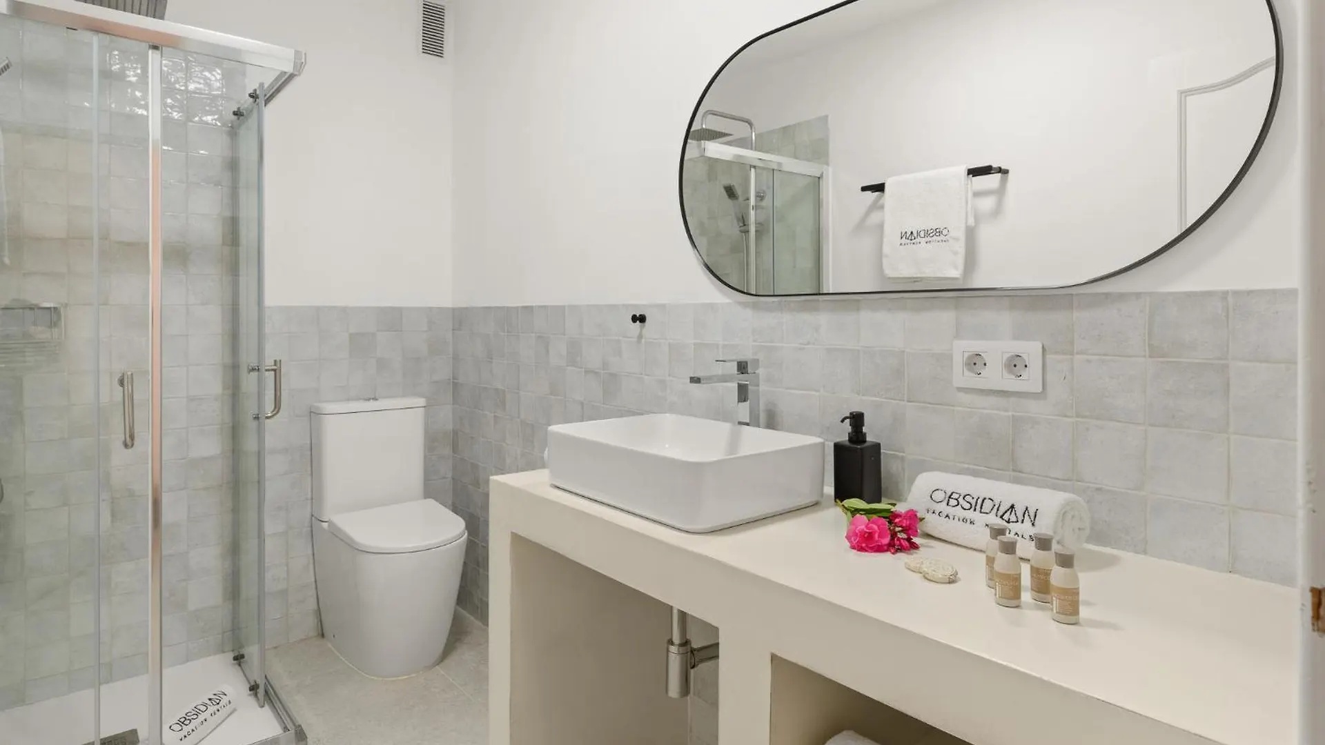 Obsidian Neptuno Seafront And Pool Apartment Puerto de Santiago