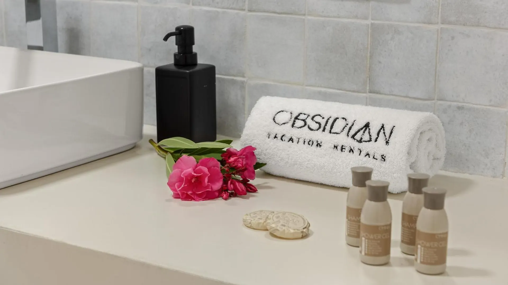 Obsidian Neptuno Seafront And Pool Apartment Puerto de Santiago  Puerto de Santiago (Tenerife)