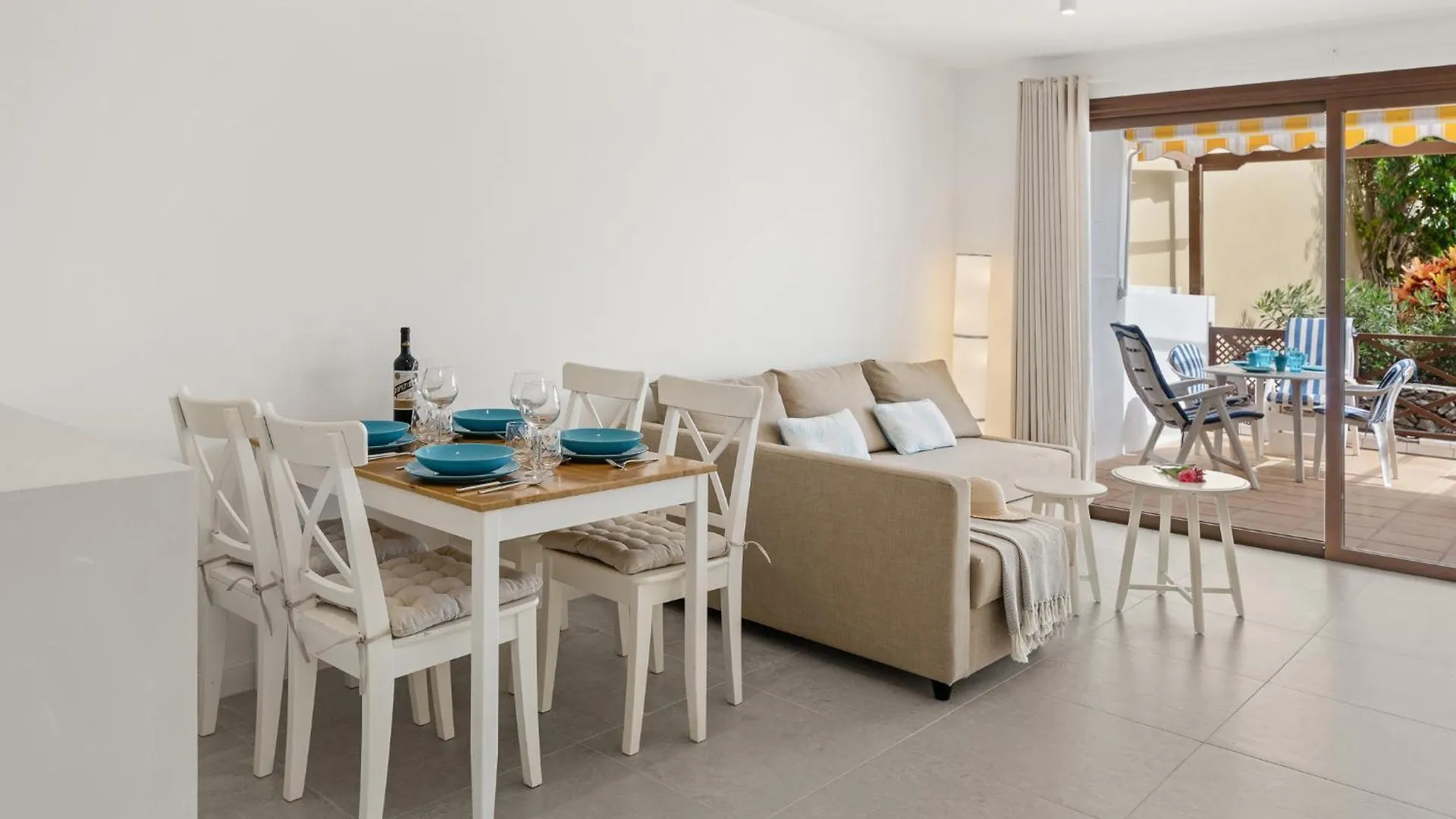 Obsidian Neptuno Seafront And Pool Apartment Puerto de Santiago